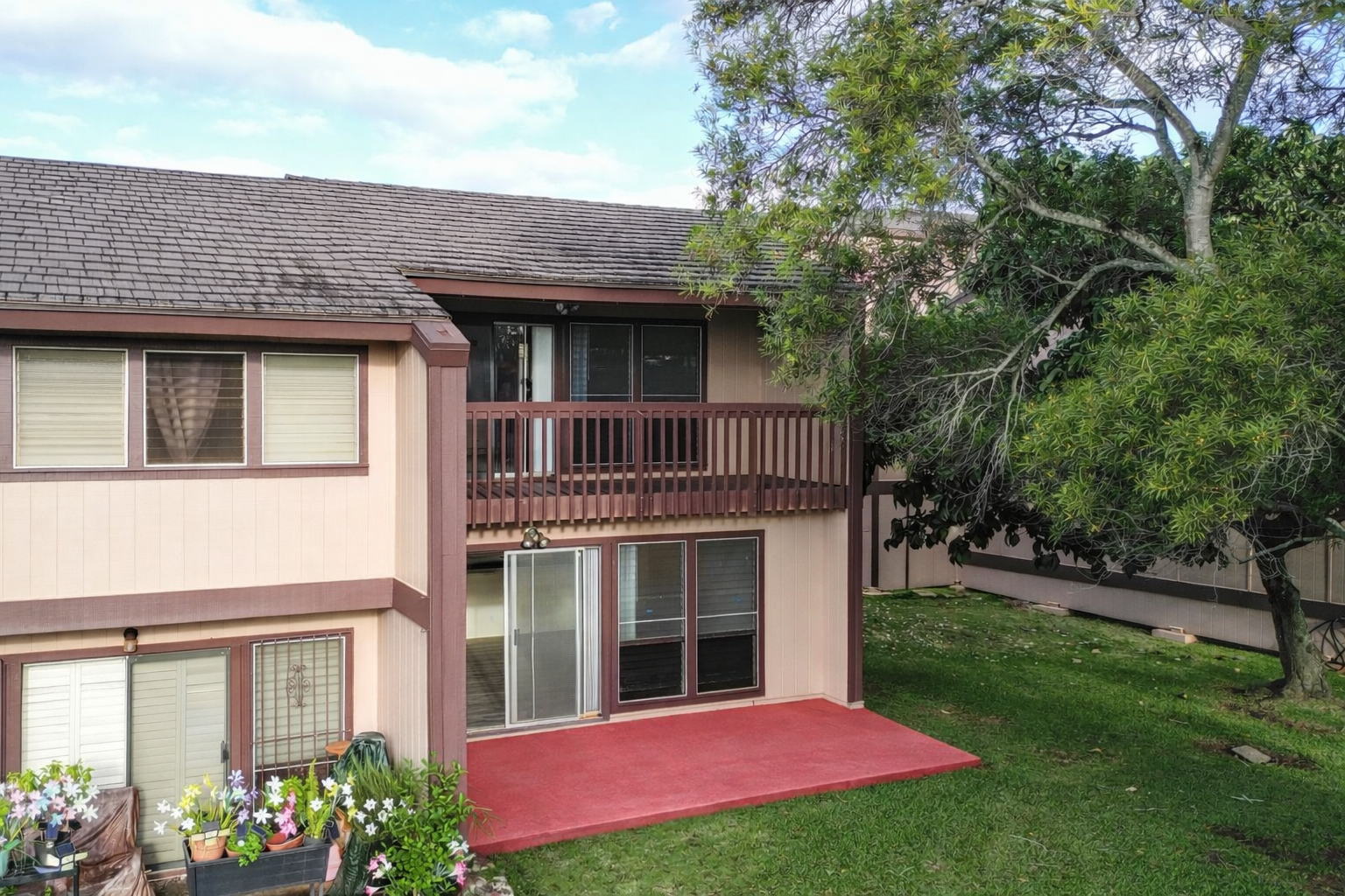 98-1421 Kaahumanu Street